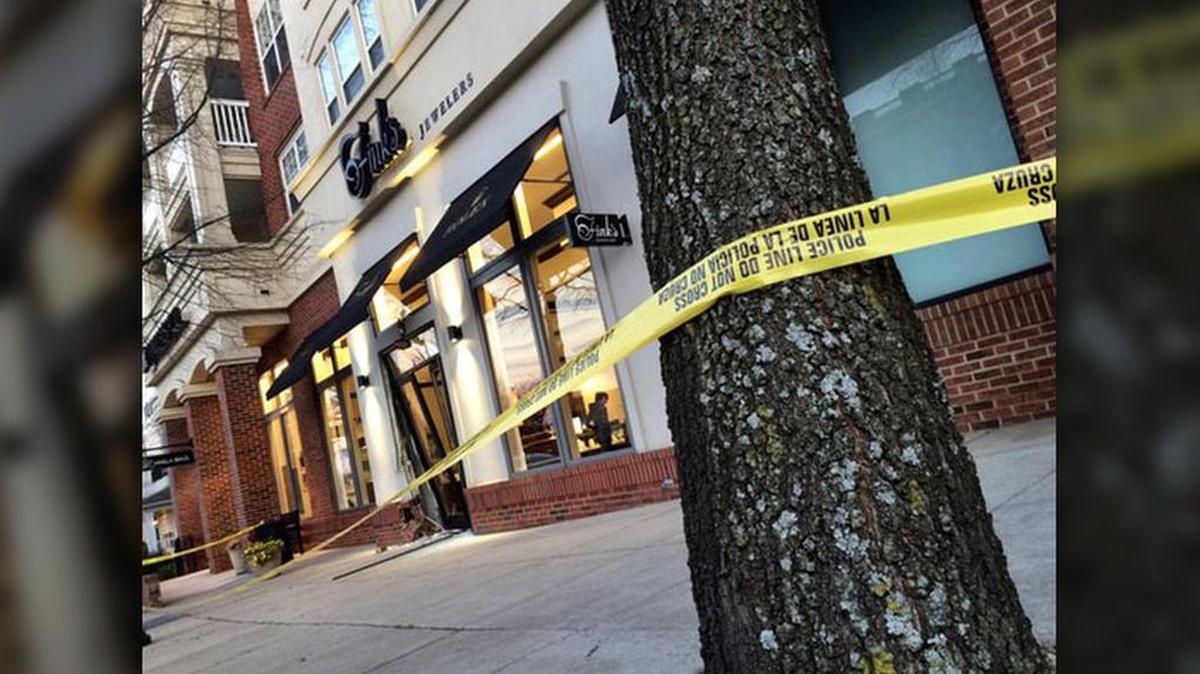 Huntersville police are investigating a break-in at Fink’s Jewelers in Birkdale Village early Tuesday.