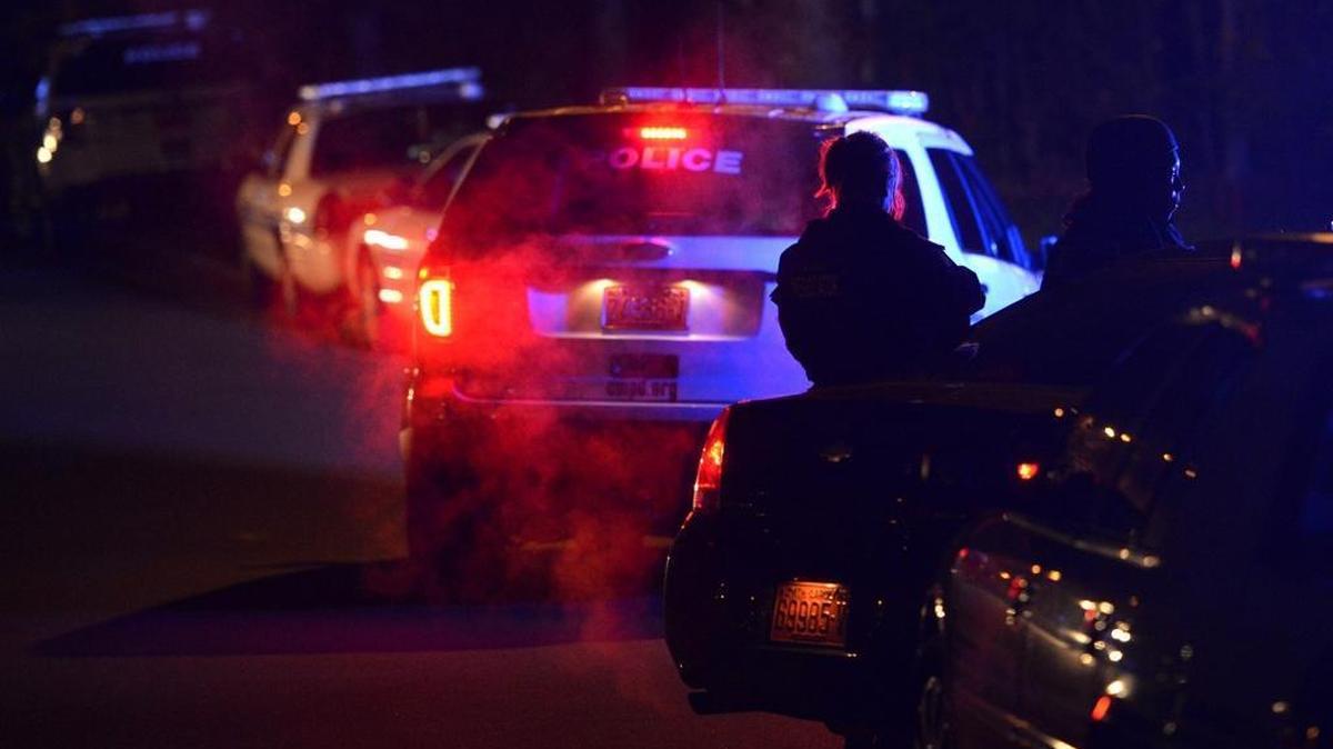 A SWAT situation got underway in east Charlotte early Monday morning at the Stanford Reserve apartments on Kelston Place.