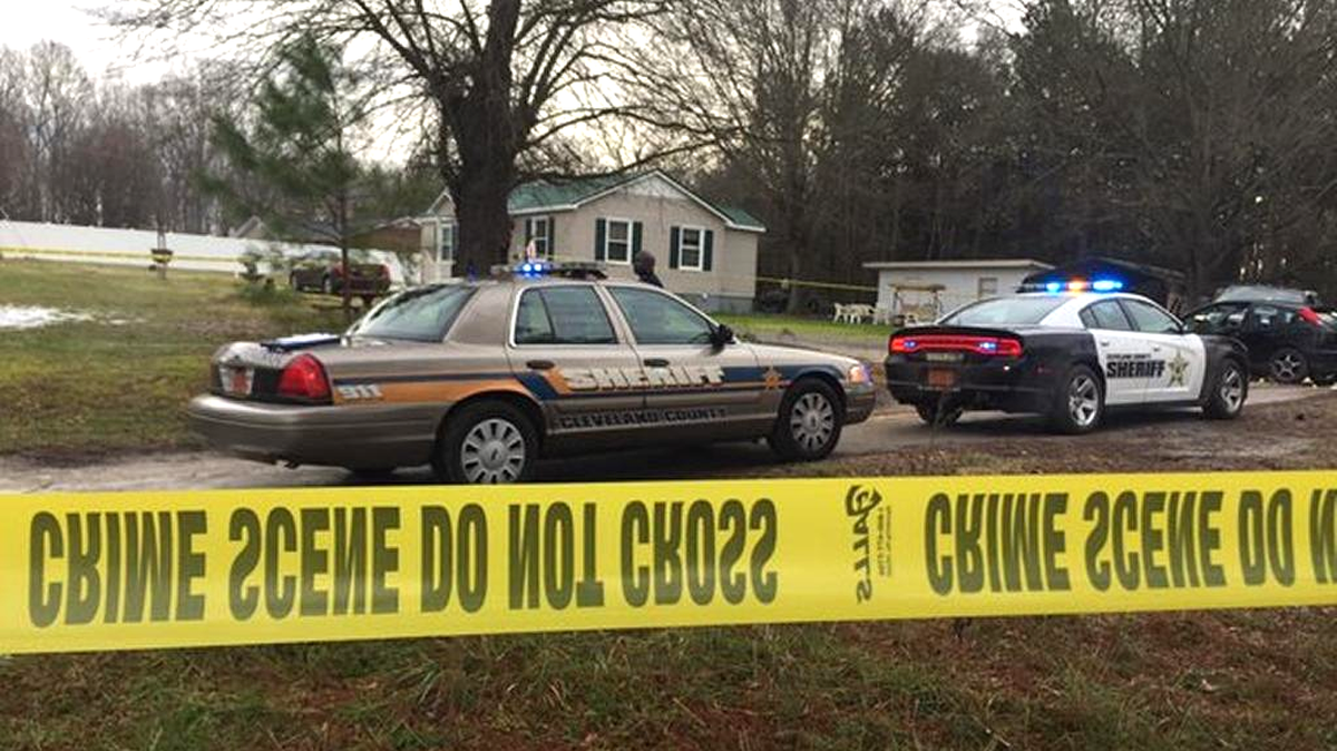 One person is dead and another seriously injured after a shooting in Cleveland County on Wednesday morning, multiple media outlets are reporting. The shootings happened on Mann Court, off Long Branch Road and U.S. 74 near Kings Mountain.