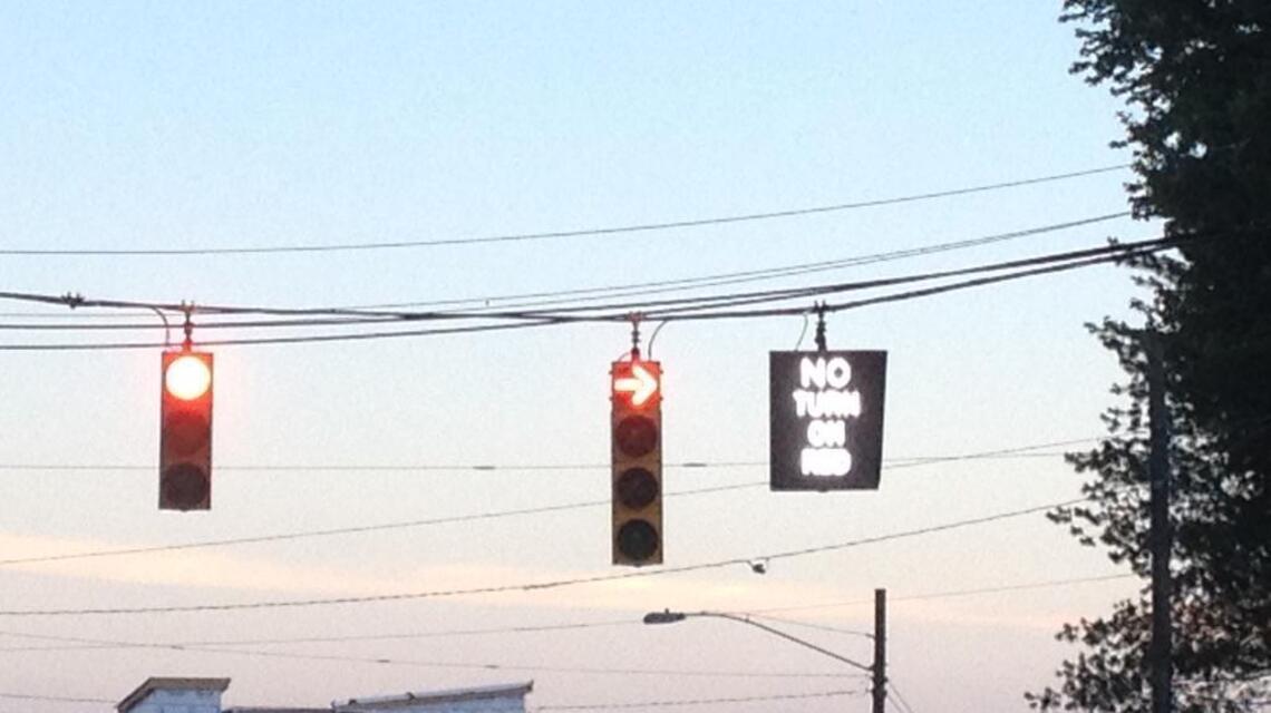 Now everyone agrees: No right turn at a red arrow
