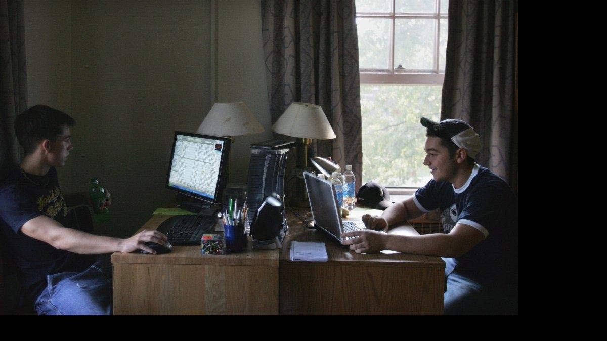 
You will be living in a frighteningly small space and you may be sharing it with one, two or three other students. There simply isn’t enough room for you to bring all of your clothes, all your personal mementos and everything that reminds you of home.
