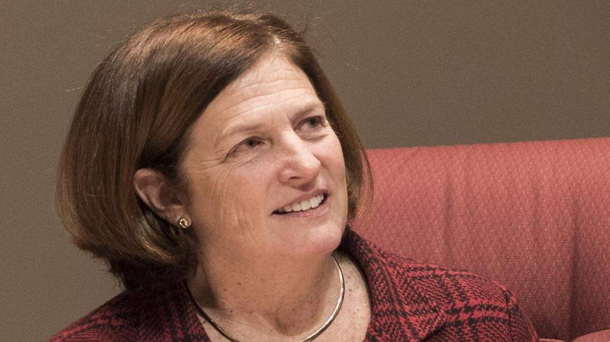 Charlotte-Mecklenburg school board voted 6-3 to extend superintendent Ann Clark’s contract one year.