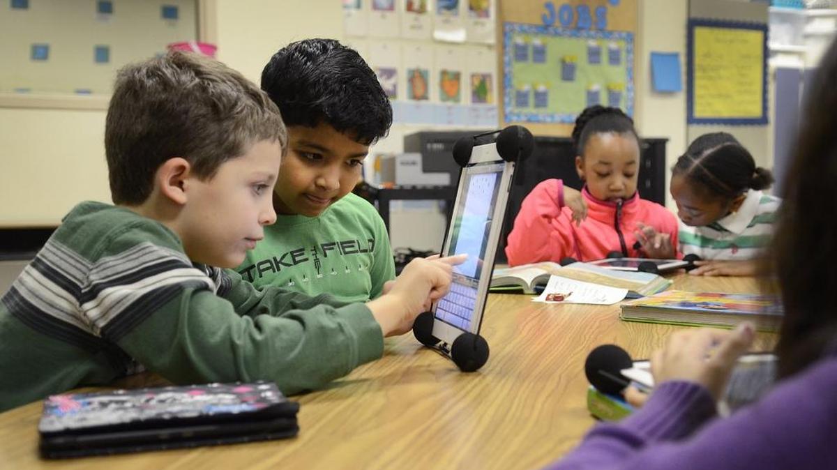 
Morehead STEM Academy, a K-8 school that specializes in science, technology, engineering and math, is one of Charlotte-Mecklenburg Schools’ popular magnets.
