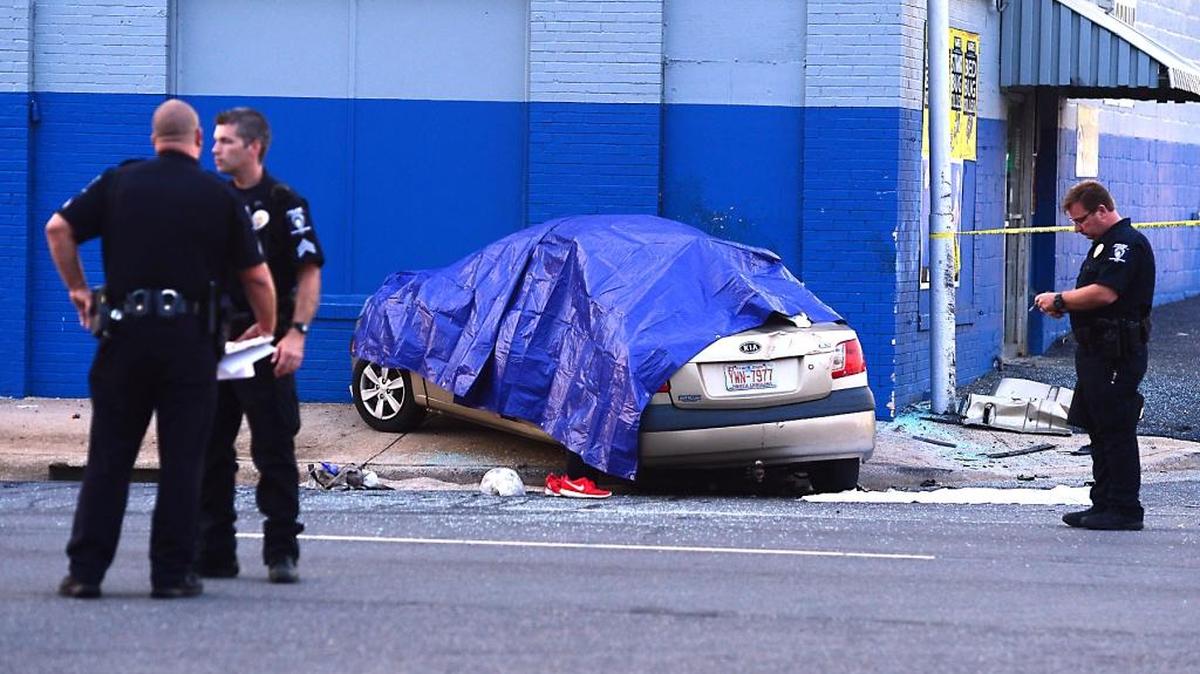 
Two people have died following a wreck on Wilkinson Boulevard.
