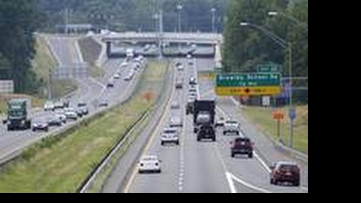
Traffic rolls south on I-77 in Mooresville
