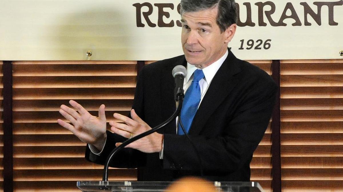 NC Attorney General, and Democratic gubernatorial candidate, Roy Cooper speaks to Hood Hargett luncheon at the Palm in Phillips Place on Sept. 20.