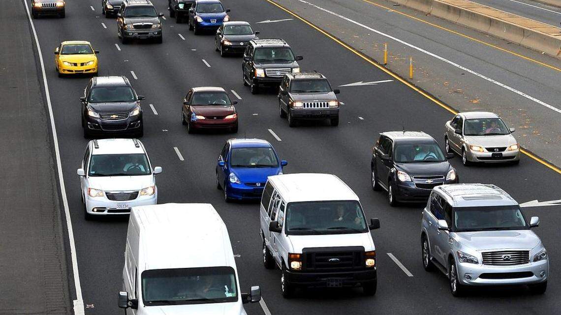 
An estimated 189,000 commuters come into Mecklenburg County from other counties, a census survey found. Union County sends the most to Mecklenburg, an estimated 39,600 residents.

