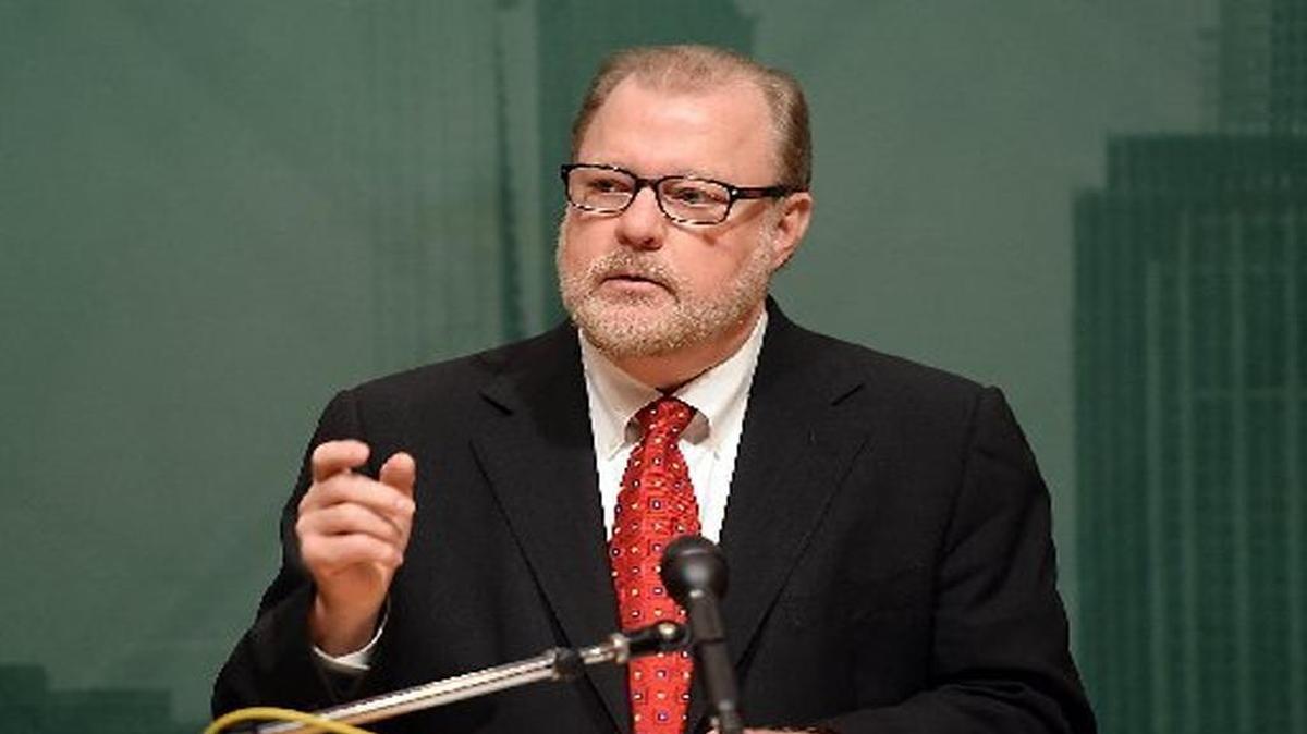 City Manager Ron Carlee’s three-year contract expires in April