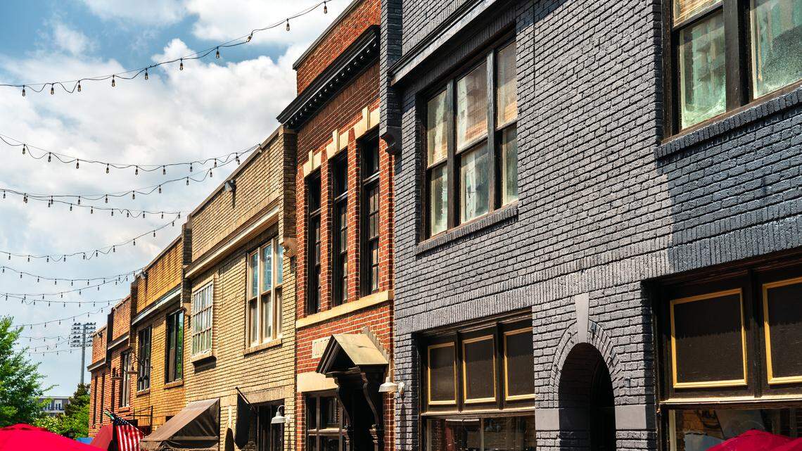 Your Ultimate Charlotte Hosting Guide: 10 Attractions That Make Playing Tour Guide Easy