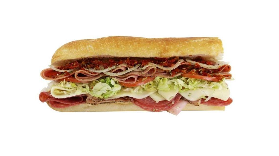 A staple of the Philadelphia food scene, Lee’s Hoagie House, has opened its first franchise in the Carolinas in Lake Wylie, S.C. Lee’s features Philly cheesesteaks and hoagies.