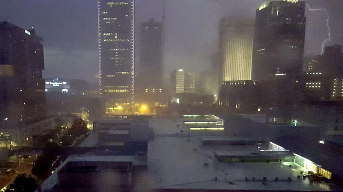 Storm rumble throught uptown Charlotte