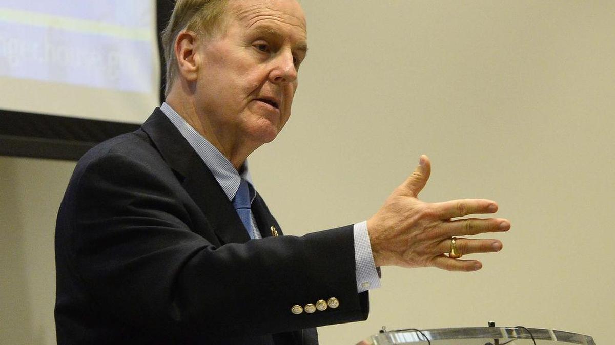
Congressman Robert Pittenger speaks to the audience during a town hall meeting in Mooresville on Aug. 11, 2015
