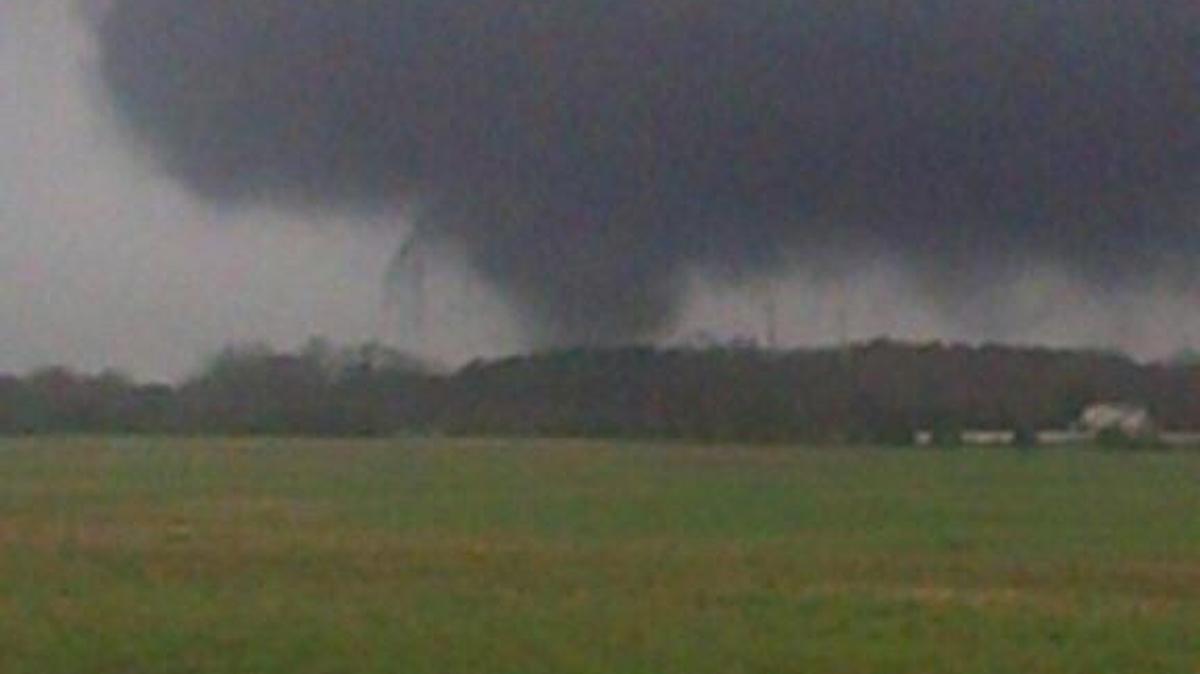 2 National Weather Service officials are headed to Union County late Tuesday morning to inspect damage from Monday evening’s tornado.