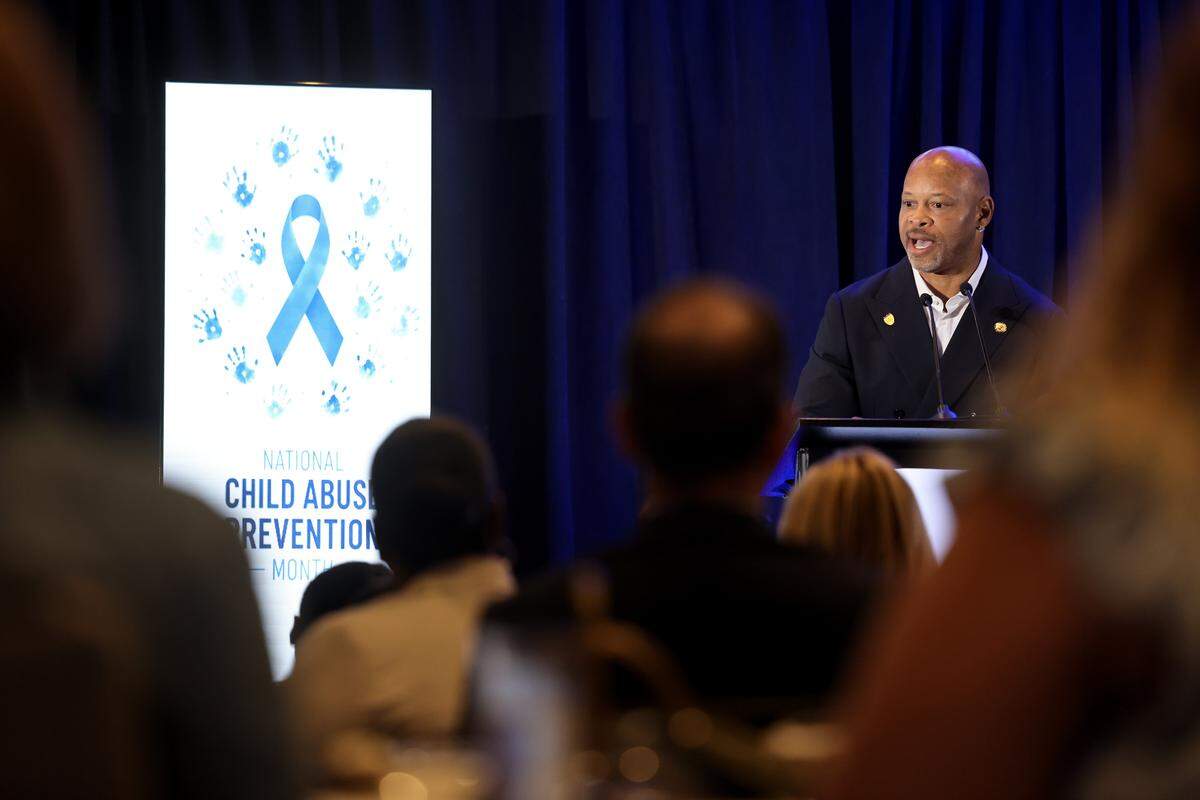 Laveranues Coles, former NFL player, speaks to a group at the Hood-Hargett Breakfast Club at the Hyatt Centric South Park Thursday, April 30, 2026 in Charlotte.