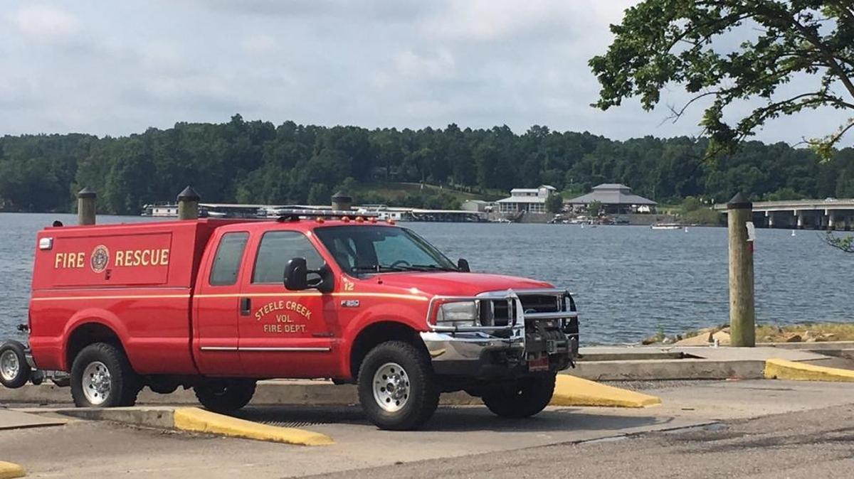 Emergency crews recovered the body of a drowning victim from Lake Wylie shortly before noon Friday and are searching for a second drowning victim on the lake.