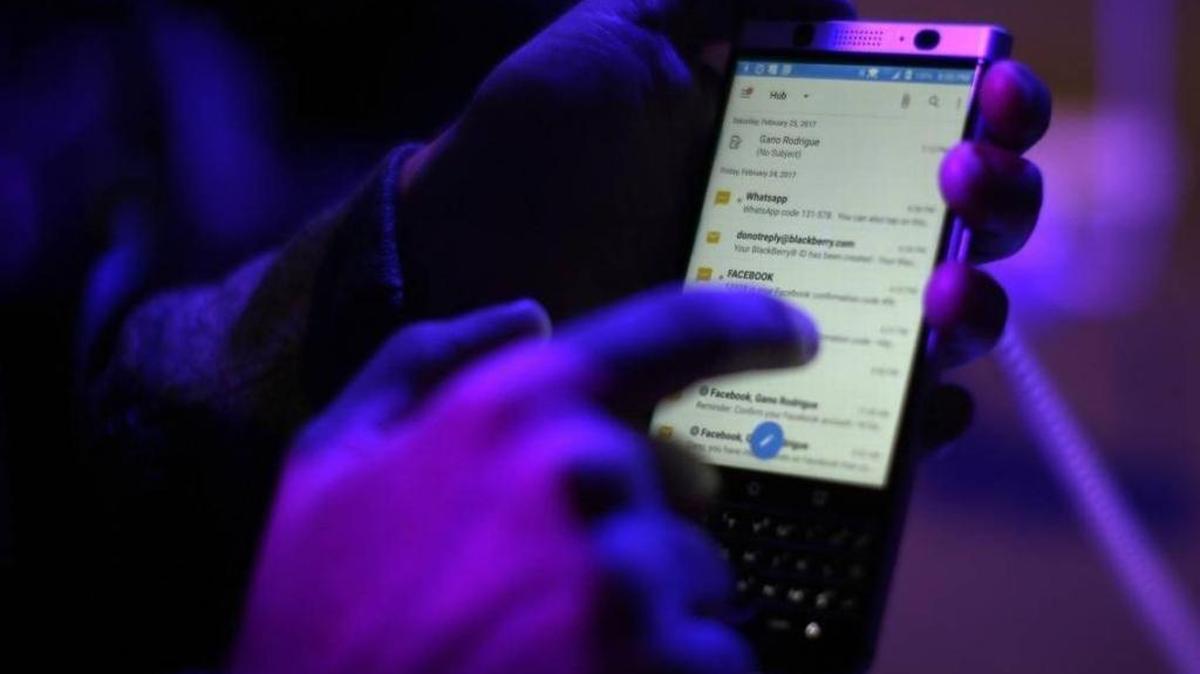 Kansas City, Kansas school districts are investigating allegations that inappropriate text messages were sent to minors by the leader of an area nonprofit.