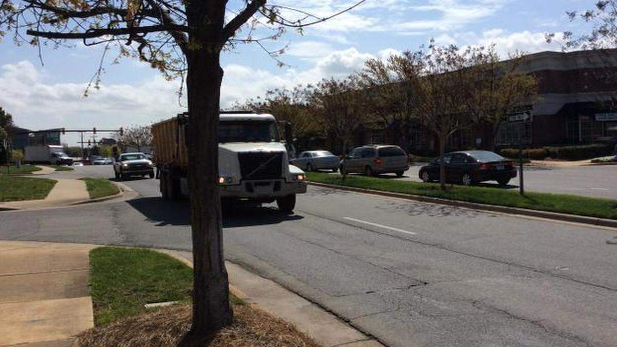 
Traffic stacks up daily on Jetton Road approaching the light at West Catawba Avenue.

