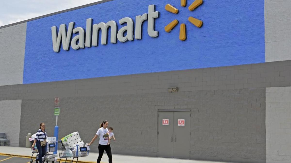 Walmart shoppers in Salisbury aren’t afraid to chase a purse snatching suspect.