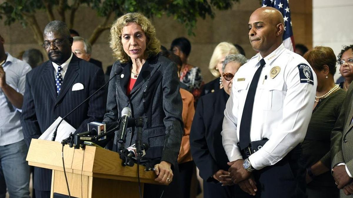 Charlotte Mayor Jennifer Roberts, shown here with CMPD Chief Kerr Putney and other city officials following the Keith Lamont Scott shooting last year, filled a vacant seat on the CMPD Citizens Review Board.