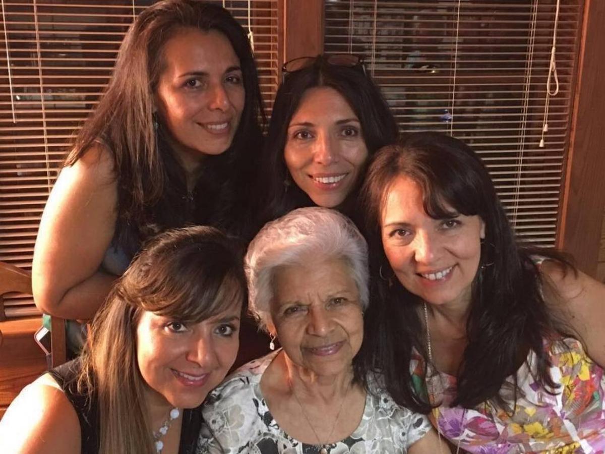Cecilia Buitrago de Gonzalez with her daughters Patty Avery, left, Claudia Gonzalez Griffin, right, Rocio Gonzalez, above, and Pilar Long, behind her.