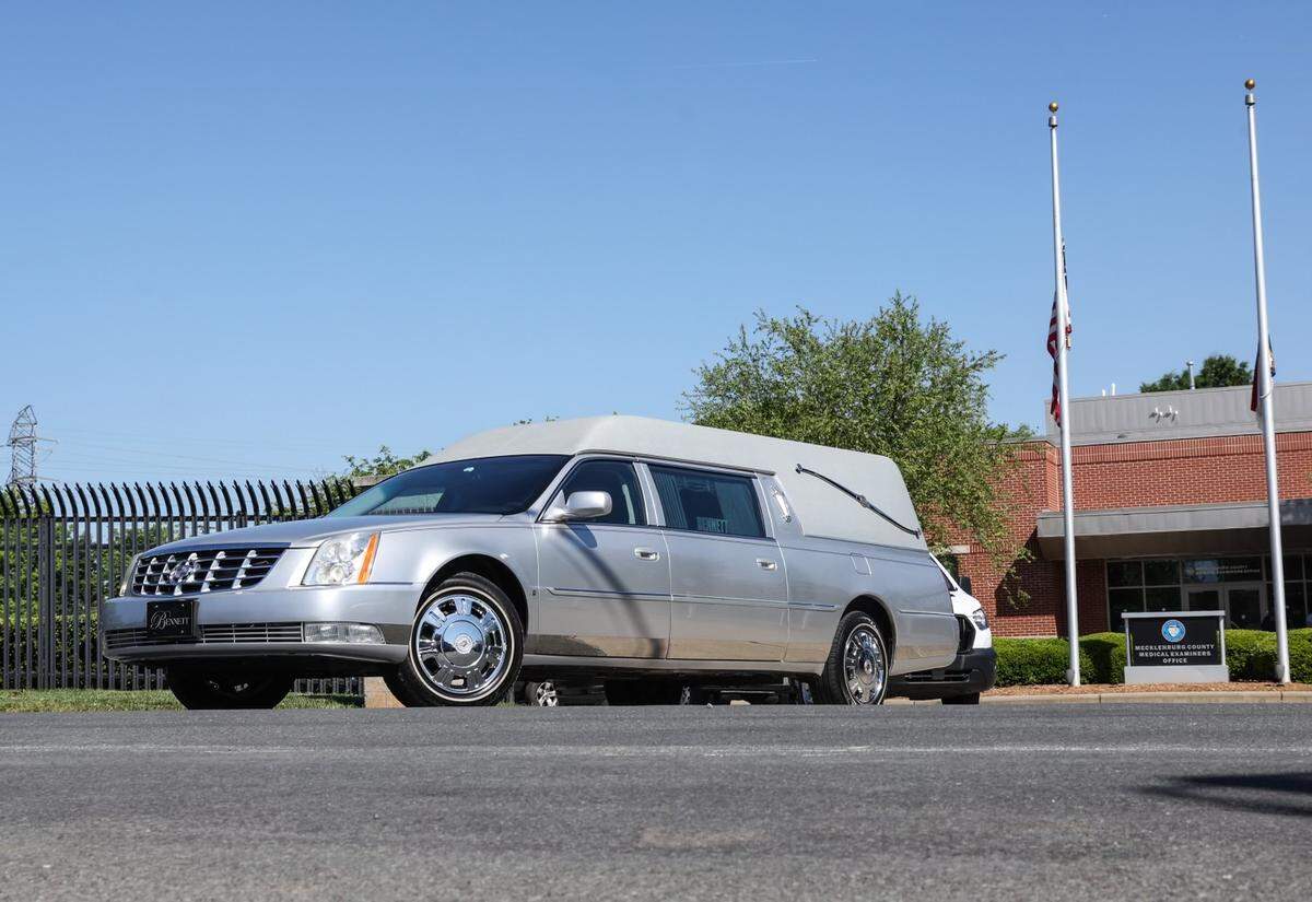 A law enforcement processional for Officer William “Alden” Elliott, with the NC Department of Adult Corrections, leaves the Mecklenburg County Medical Examiner’s Office to Newton on Thursday, May 2, 2024. Four law officers died four wounded while serving a warrant in east Charlotte on Monday April 29, 2024.