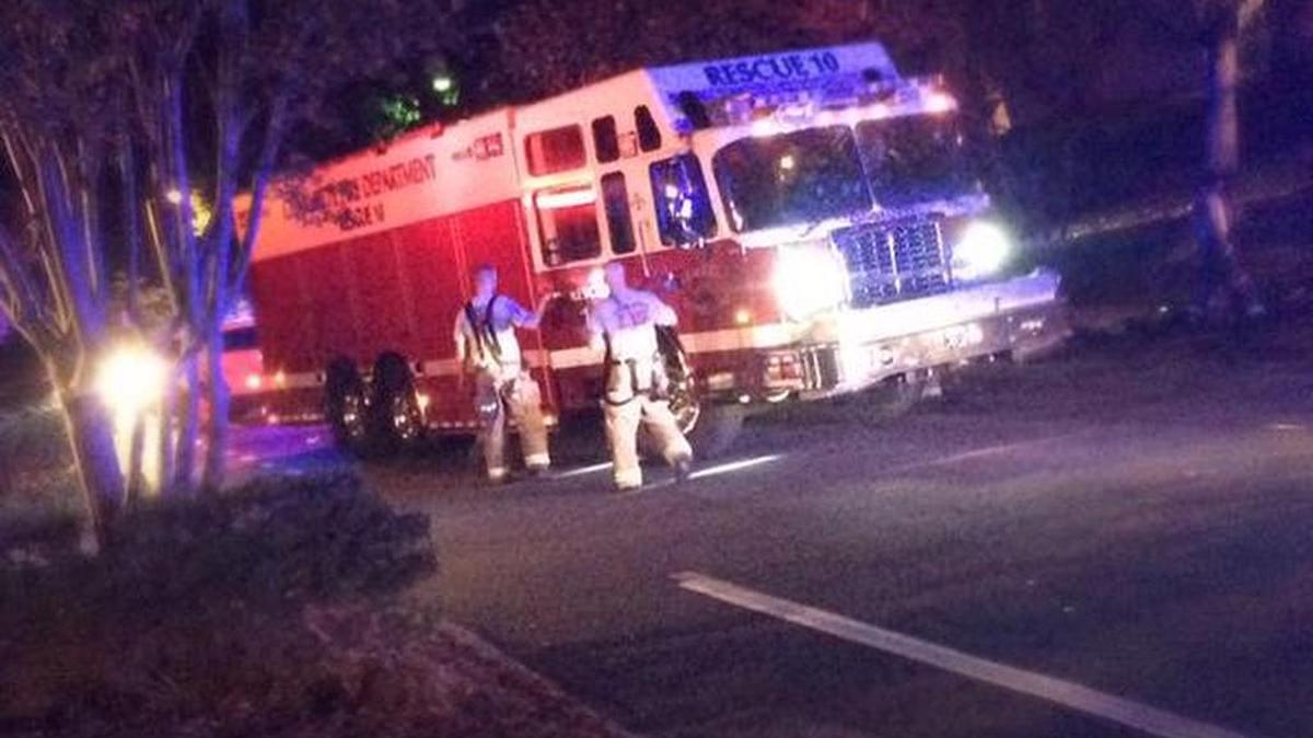 
No one was injured in an early morning apartment fire that closed Sharon Lakes Road in south Charlotte.
