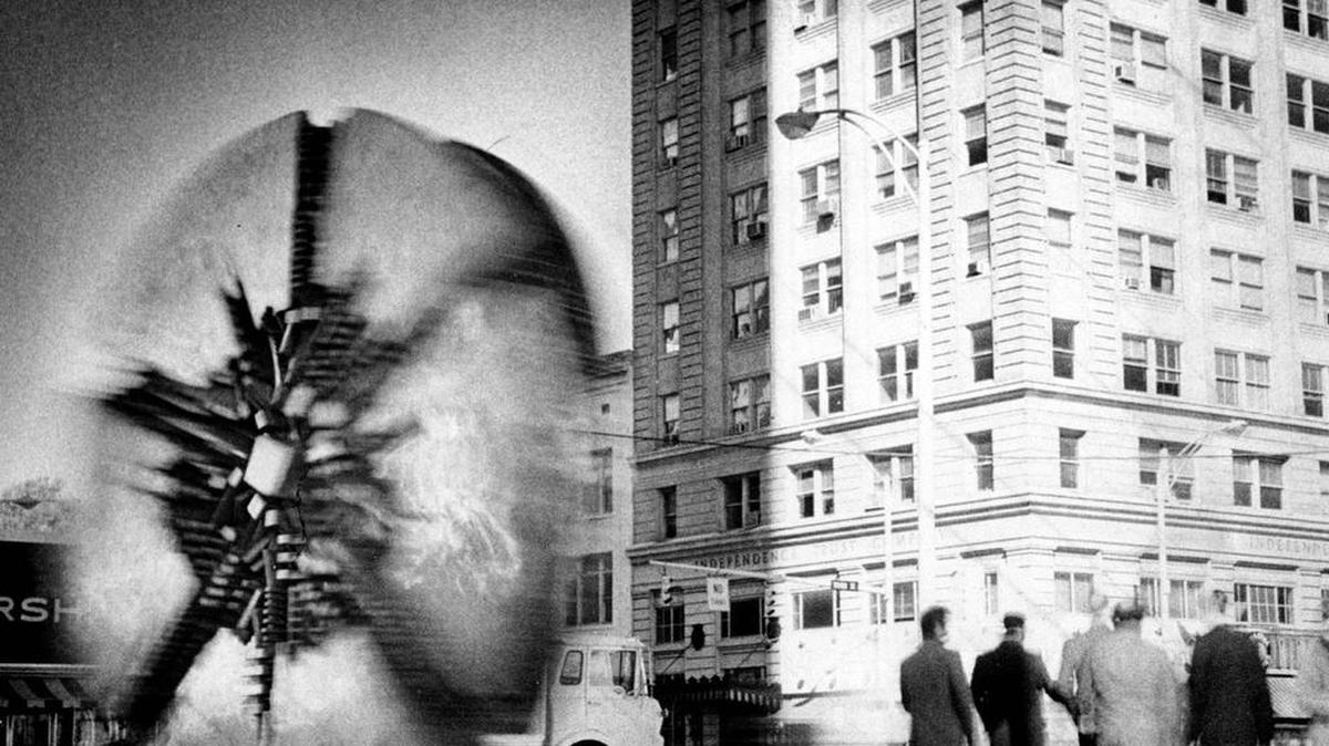 
Grande Disco twirls rapidly in blustery winds. Then-Observer photographer Steve Perille left open the camera shutter one second to capture this effect.
