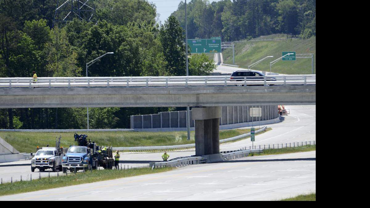 
Traffic on Benfield Road over passes continuing construction on I-485. Construction continued on Wednesday, May 13, 2015 on a soon-to-open stretch between N.C. 115 to I-85 and the last portion that will complete the loop around Charlotte.
