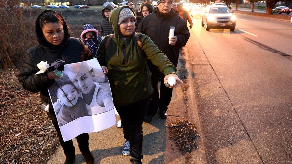A woman, right, points out where Josue Javier Diaz, 28, was shot and killed to his mother, Doris Loza, left. Diaz was shot and killed by an undercover police detective on Albemarle Road. in east Charlotte on Jan. 26, 2017. His widow on Friday sued the city and the cop for at least $100,000.