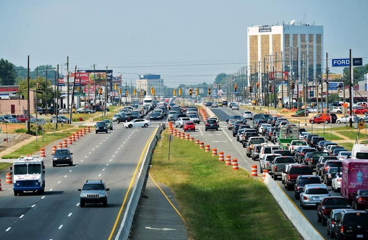 Traffic begins to back up at Idlewild Road and Independence Boulevard in August 2014. This picture was taken from the Conference Road bridge.