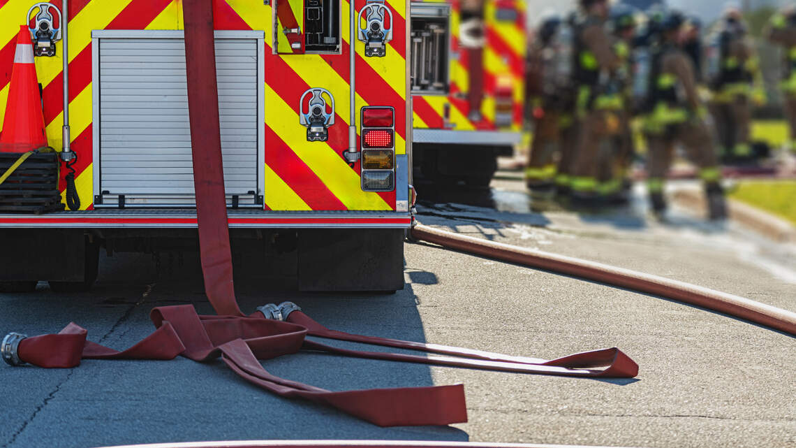 Pembroke Pines driver dies after crashing into tree, Coral Springs police say