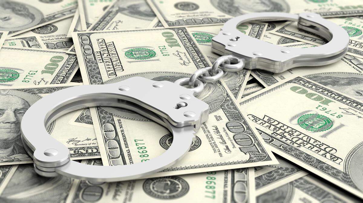 A now-former FedEx employee in Memphis is accused of stealing jewelry and collectible cards from packages, police said.