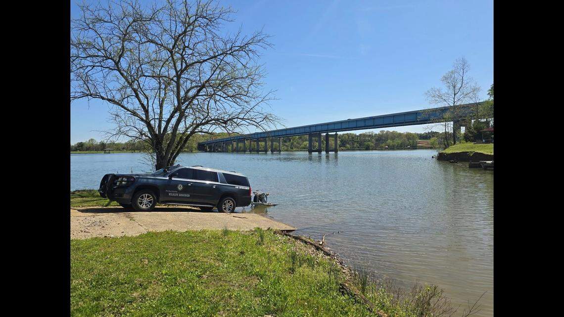 Three teenagers plunged into the Tennessee River while fleeing law enforcement, deputies said. One survived, one was found dead, and the third remains missing.