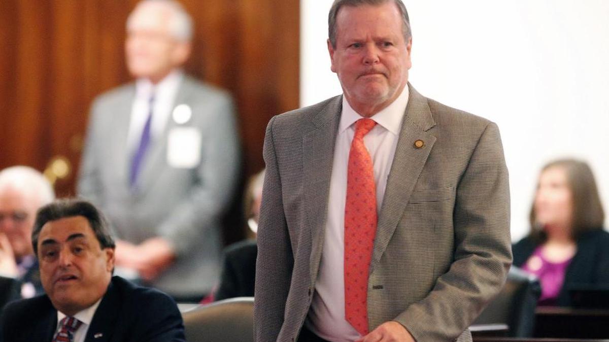 Senate leader Phil Berger walks across the floor of the chamber as the N.C. General Assembly reconvenes for a special session on Dec. 13, 2016.
