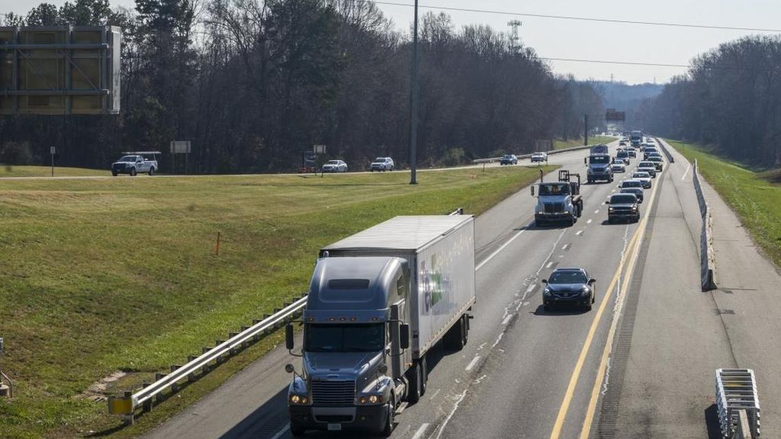 Traffic on Interstate 77 north of Charlotte turns into two lanes at I-485. The Charlotte City Council’s transportation and planning committee met Monday to discuss the state’s plans to build toll lanes on Interstates 77 and 485, and U.S. 74.