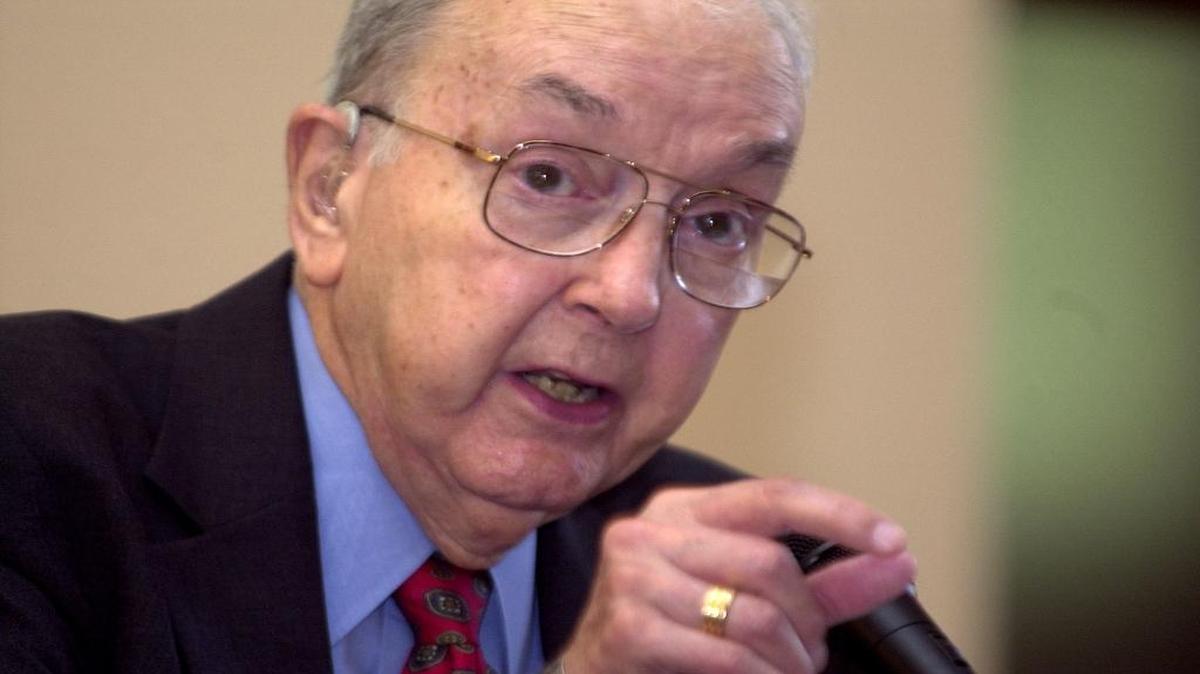 6/14/03: Former Sen. Jesse Helms addresses the graduating firefighters from the Monroe Fire Department. Letters to the Observer are a testament to the courtliness of a sometimes curmudgeonly senator and his cordial relations with the publisher of a paper that rarely, if ever, took his side in editorials. .
