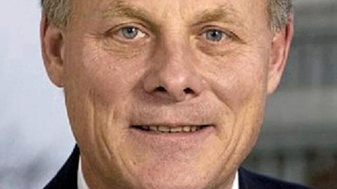 Sen. Richard Burr asks for retraction on report of comments about Ted Cruz