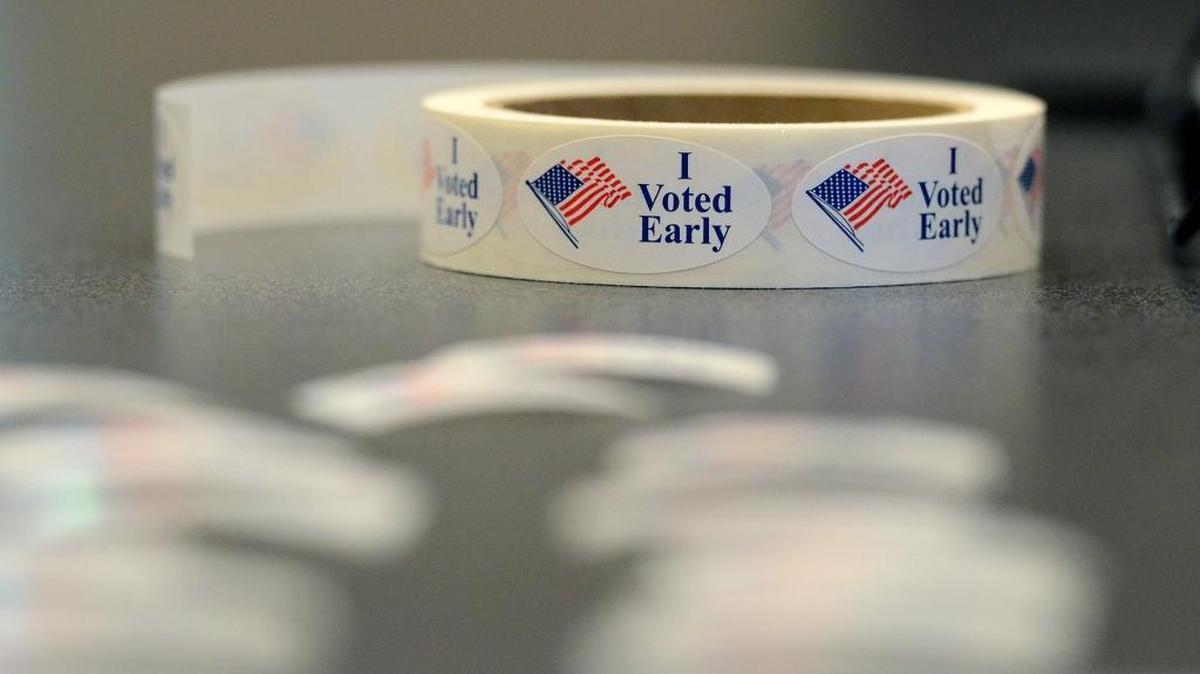 Early voting for Charlotte-Mecklenburg school board and municipal races in Mecklenburg County starts Thursday.