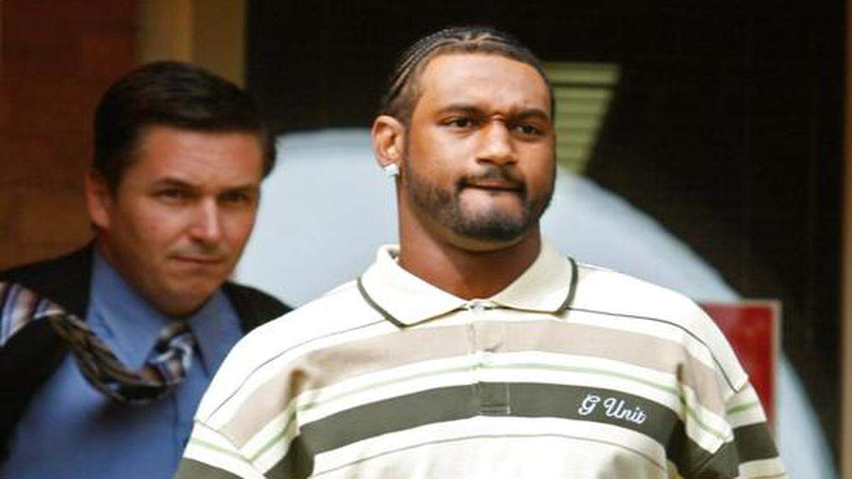 
Revenie officials say former N.C. State and NFL star receiver Koren Robinson, pictured here in 2006, owes North Carolina back taxes of nearly $500,000. Robinson says he’s paid; the state disagrees. 
