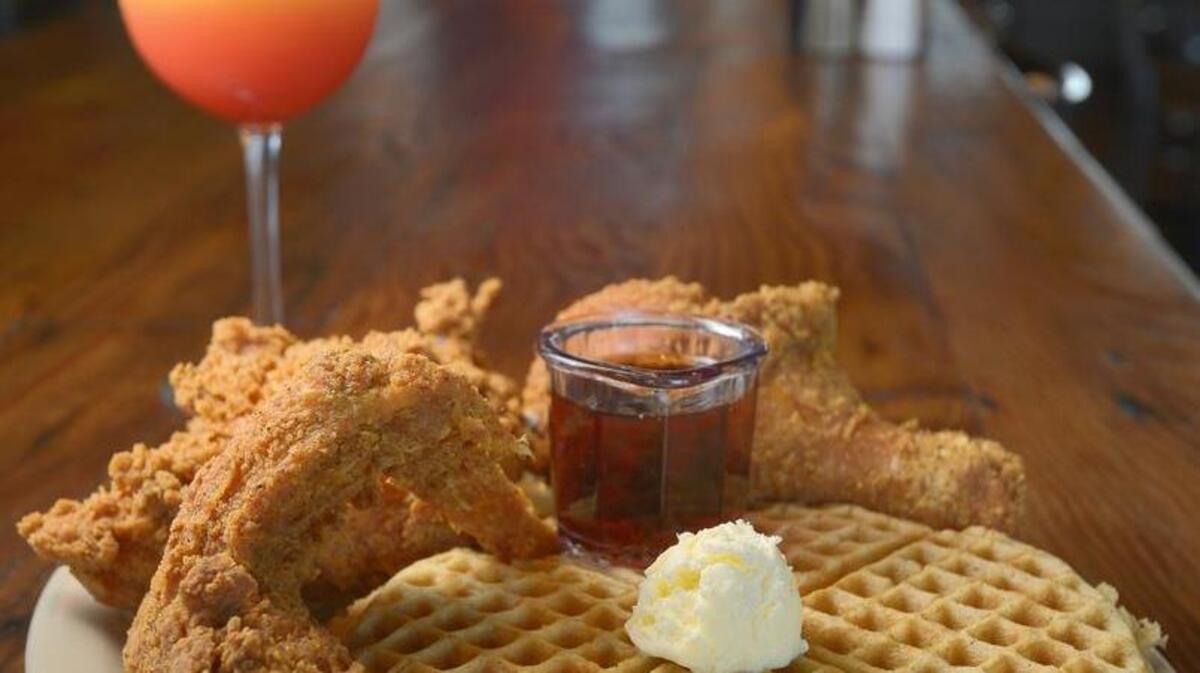 Sunday diners could enjoy a mimosa with their brunch under a bill that moved a little closer to passage Wednesday.