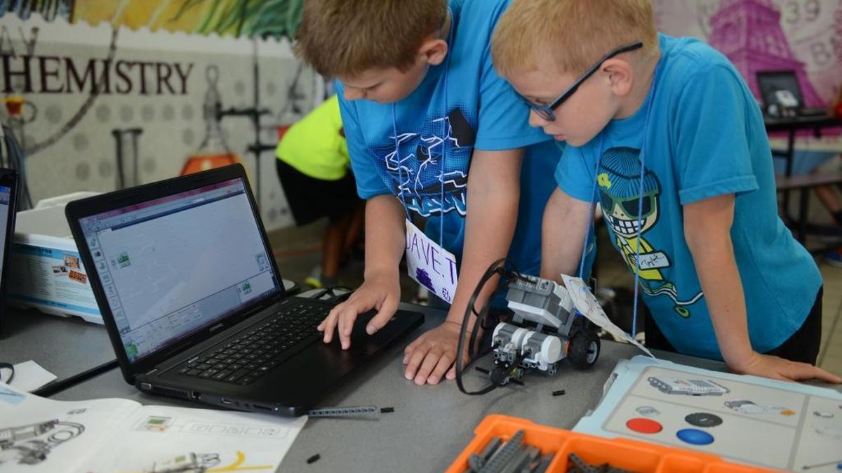 
From robots to 3-D printers to bee-tending, innovation is in the spotlight Saturday at the Charlotte Mini Maker Faire.
