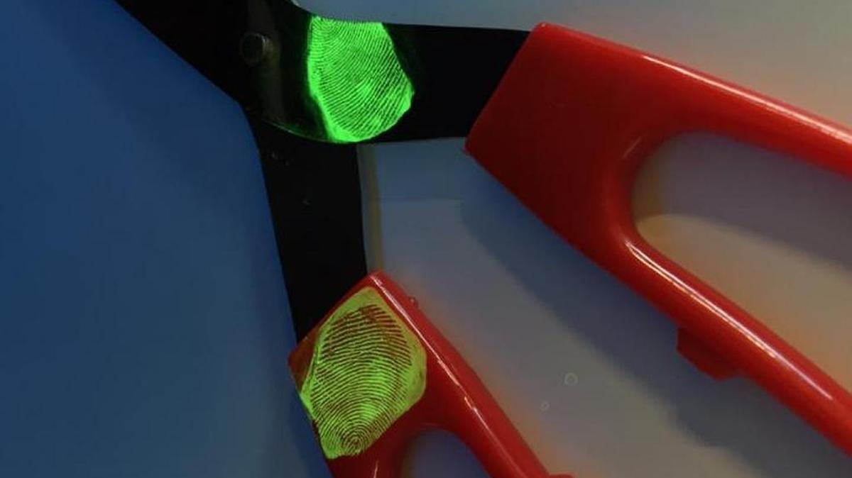 A new technique can reveal fingerprints on metal, plastic and glass.