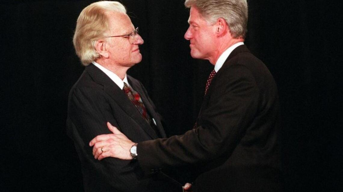 Former President Clinton to pay respects to Graham in Charlotte