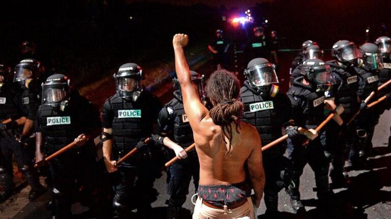 Gallery: 20 striking images from the Keith Lamont Scott unrest in Charlotte