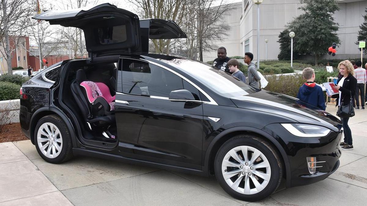 Kindergarten through 12th grade students check out electric and hybrid cars at the USC College of Engineering and Computing earlier this year.