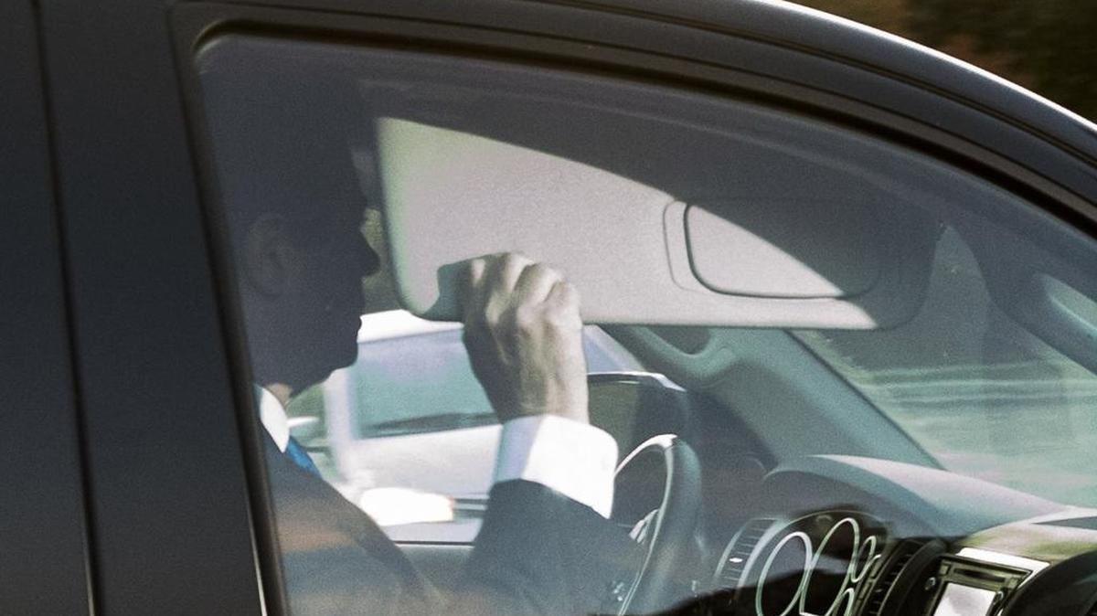 Former Trump Campaign Chairman Paul Manafort leaves his home in Virginia on Monday.