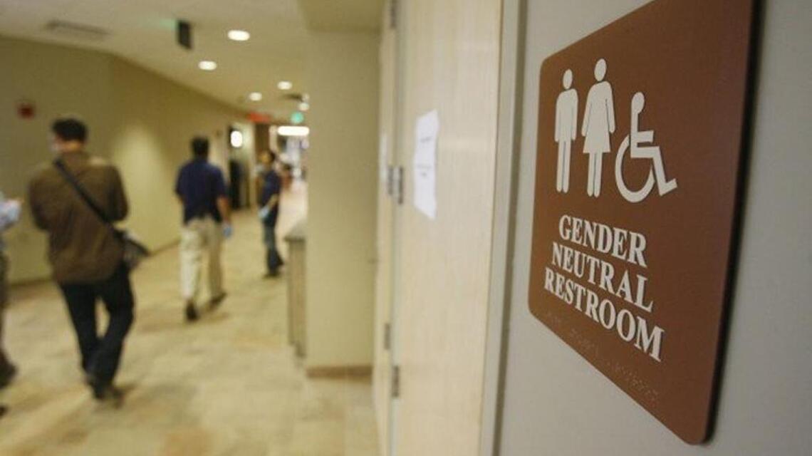 House Bill 2 opponents blast Charlotte Chamber over anti-discrimination compromise