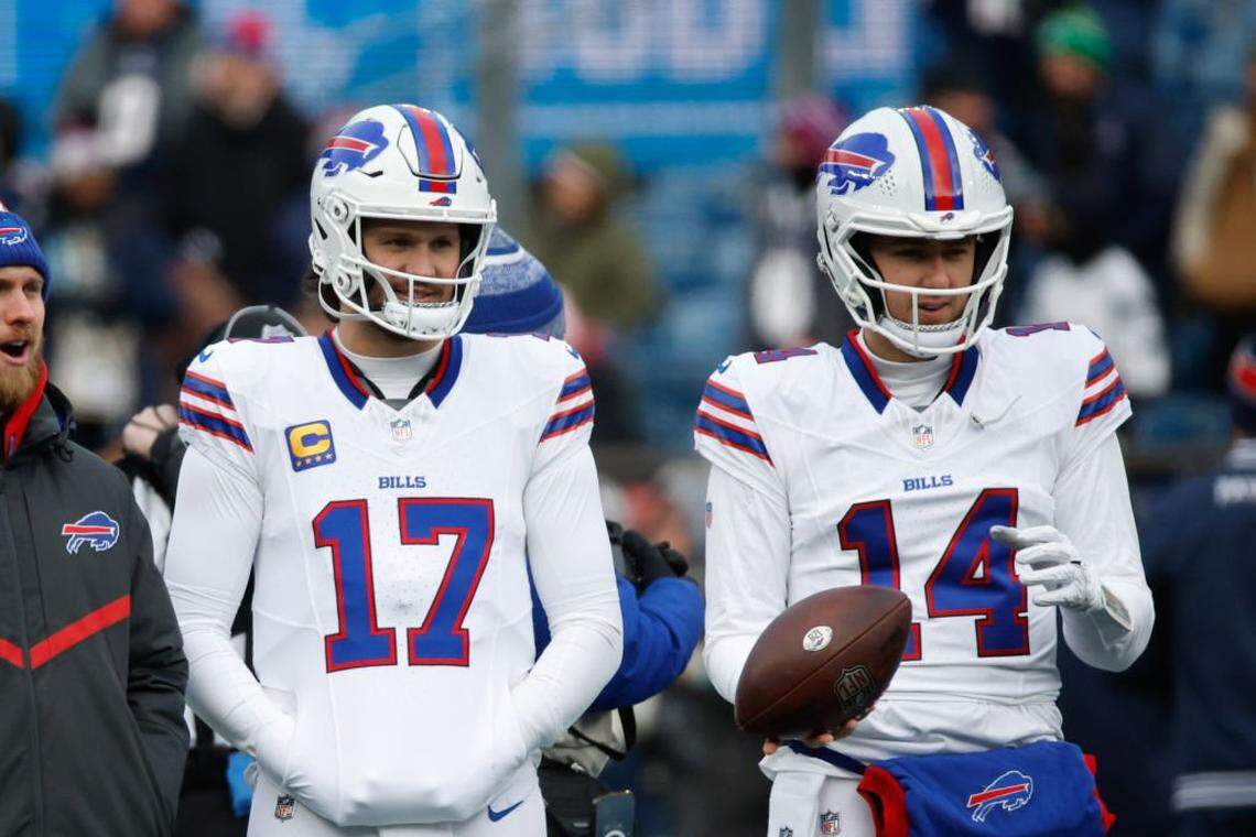 FOXBOROUGH, MASSACHUSETTS - JANUARY 5: Josh Allen #17 of the Buffalo Bills and teammate Mike White #14 warm up before a game against the New England Patriots at the Gillette Stadium on January 5, 2025 in Foxborough, Massachusetts. The Patriots won 23-16. (Photo by Rich Gagnon/Getty Images)