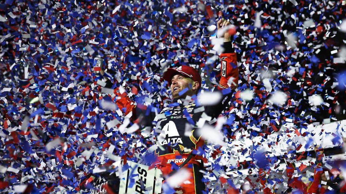 DAYTONA BEACH, FLORIDA - FEBRUARY 16: William Byron, driver of the #24 Axalta Chevrolet celebrates in victory lane after winning the NASCAR Cup Series Daytona 500 at Daytona International Speedway on February 16, 2025 in Daytona Beach, Florida. (Photo by Jared C. Tilton/Getty Images)