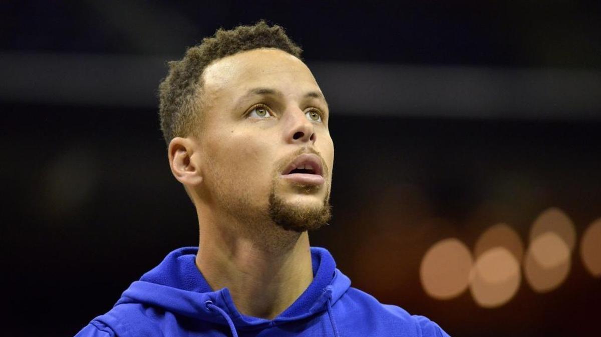 Warriors star Stephen Curry says protest does not equate to disrespect for the military.